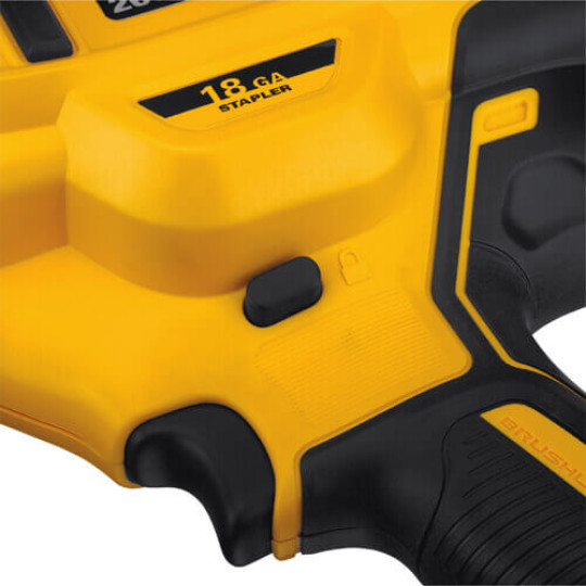 Купити Степлер скобозабивний акумуляторний безщітковий DeWALT DCN681N. Офіційний магазин Toolmaster Україна. Фірмовий інструмент та обладнання, офіційна гарантія