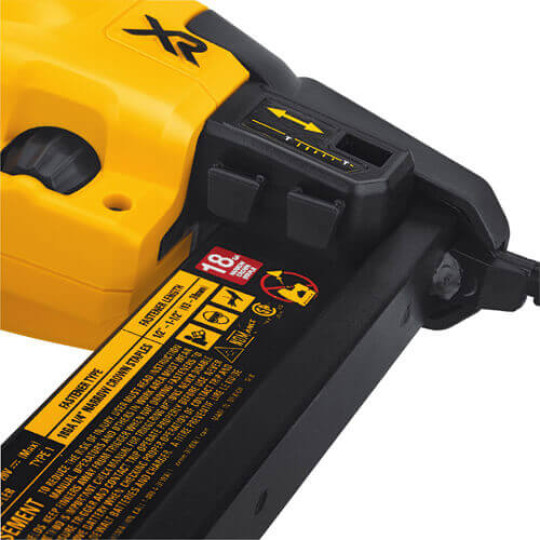 Купити Степлер скобозабивний акумуляторний безщітковий DeWALT DCN681N. Офіційний магазин Toolmaster Україна. Фірмовий інструмент та обладнання, офіційна гарантія