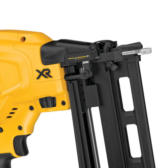 Купити Пистолет гвоздезабивной аккумуляторный бесщеточный DeWALT DCN662D2. Официальный магазин Toolmaster Украина. Фирменный инструмент и оборудование, официальная гарантия
