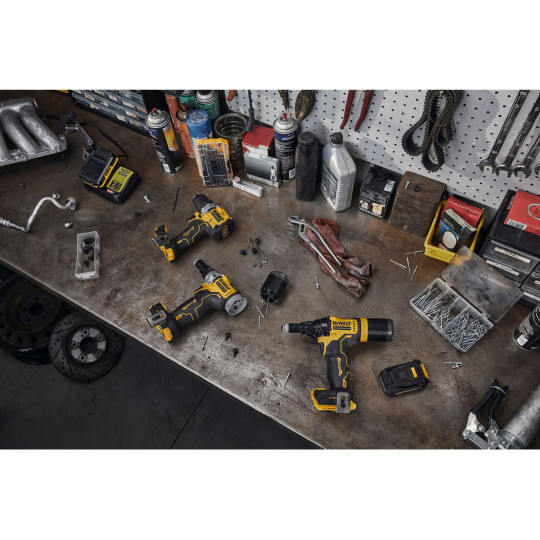 Купити Заклепочник акумуляторний безщітковий DeWALT DCF403E1GT. Офіційний магазин Toolmaster Україна. Фірмовий інструмент та обладнання, офіційна гарантія