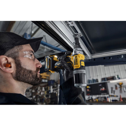 Купити Заклепочник акумуляторний безщітковий DeWALT DCF414E2GT. Офіційний магазин Toolmaster Україна. Фірмовий інструмент та обладнання, офіційна гарантія