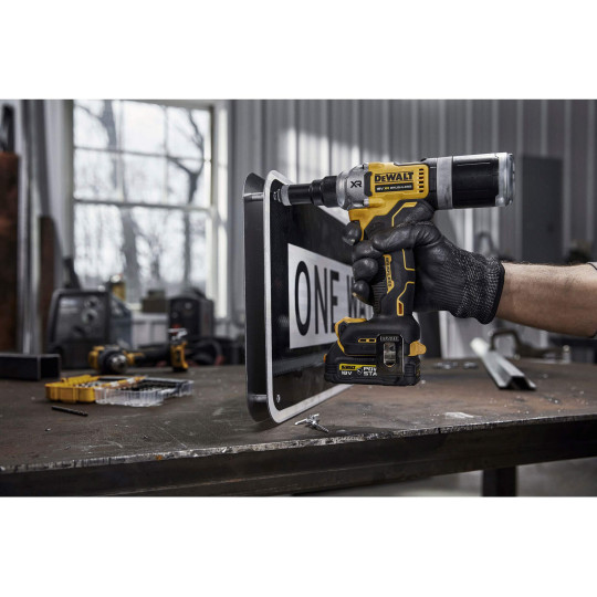 Купити Заклепочник аккумуляторный бесщеточный DeWALT DCF414NT. Официальный магазин Toolmaster Украина. Фирменный инструмент и оборудование, официальная гарантия