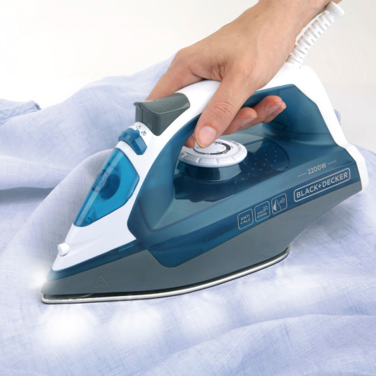 Купити Праска BLACK+DECKER BXIR2200E. Офіційний магазин Toolmaster Україна. Фірмовий інструмент та обладнання, офіційна гарантія