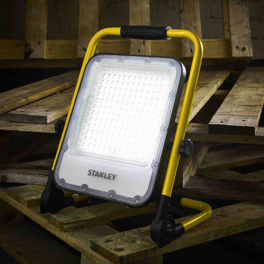 Купити Прожектор світлодіодний STANLEY SXLS37178E. Офіційний магазин Toolmaster Україна. Фірмовий інструмент та обладнання, офіційна гарантія