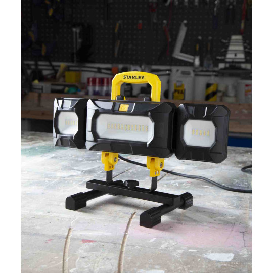 Купити Прожектор світлодіодний STANLEY SXLS37180E. Офіційний магазин Toolmaster Україна. Фірмовий інструмент та обладнання, офіційна гарантія