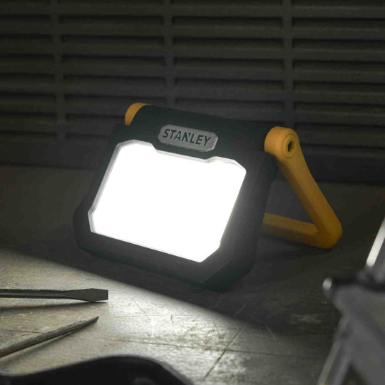 Купити Прожектор світлодіодний STANLEY SXLS50118E. Офіційний магазин Toolmaster Україна. Фірмовий інструмент та обладнання, офіційна гарантія