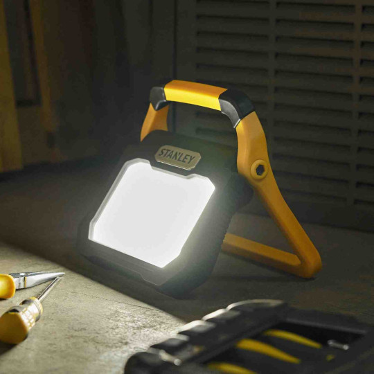 Купити Прожектор світлодіодний STANLEY SXLS50119E. Офіційний магазин Toolmaster Україна. Фірмовий інструмент та обладнання, офіційна гарантія