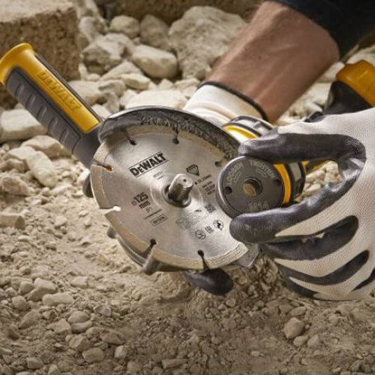 Купити Гайка прижимная быстросъемная DeWALT DT3559. Официальный магазин Toolmaster Украина. Фирменный инструмент и оборудование, официальная гарантия