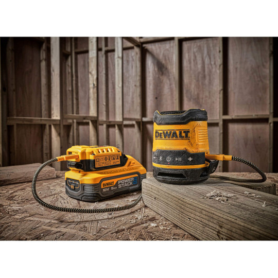 Купити Колонка портативна акумуляторна DeWALT DCR009. Офіційний магазин Toolmaster Україна. Фірмовий інструмент та обладнання, офіційна гарантія