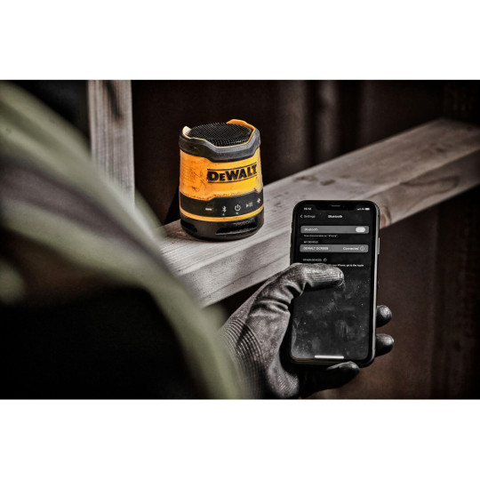 Купити Колонка портативна акумуляторна DeWALT DCR009. Офіційний магазин Toolmaster Україна. Фірмовий інструмент та обладнання, офіційна гарантія