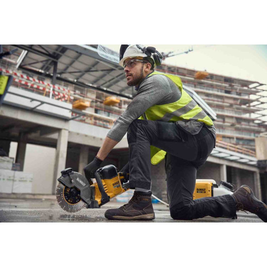 Купити Резервуар для подачі води DeWALT DCE6820N. Офіційний магазин Toolmaster Україна. Фірмовий інструмент та обладнання, офіційна гарантія