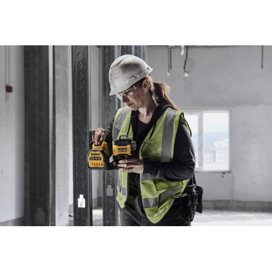 Купити Рівень лазерний лінійний DeWALT DCE089D1G18. Офіційний магазин Toolmaster Україна. Фірмовий інструмент та обладнання, офіційна гарантія