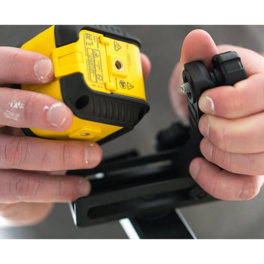 Купити Рівень лазерний CUBIX® Red Beam Cross Line STANLEY STHT77498-1. Офіційний магазин Toolmaster Україна. Фірмовий інструмент та обладнання, офіційна гарантія