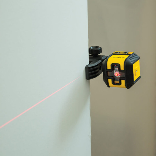 Купити Рівень лазерний CUBIX® Red Beam Cross Line STANLEY STHT77498-1. Офіційний магазин Toolmaster Україна. Фірмовий інструмент та обладнання, офіційна гарантія