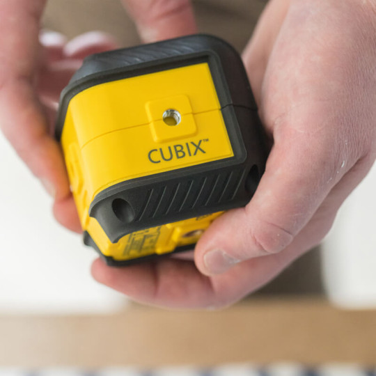 Купити Рівень лазерний CUBIX® Green Beam Cross Line STANLEY STHT77499-1. Офіційний магазин Toolmaster Україна. Фірмовий інструмент та обладнання, офіційна гарантія