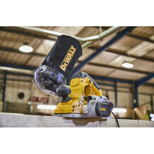 Купити Рубанок мережевий DeWALT D26500. Офіційний магазин Toolmaster Україна. Фірмовий інструмент та обладнання, офіційна гарантія
