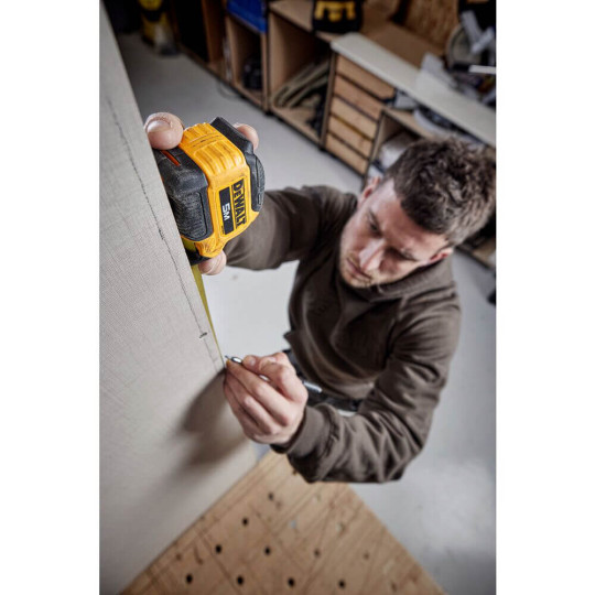 Купити Рулетка вимірювальна COMPACT, 5 м х 28 мм DeWALT DWHT38114-0. Офіційний магазин Toolmaster Україна. Фірмовий інструмент та обладнання, офіційна гарантія