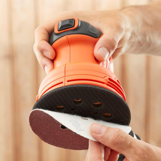 Купити Шліфмашина ексцентрикова мережева BLACK+DECKER BEW210. Офіційний магазин Toolmaster Україна. Фірмовий інструмент та обладнання, офіційна гарантія