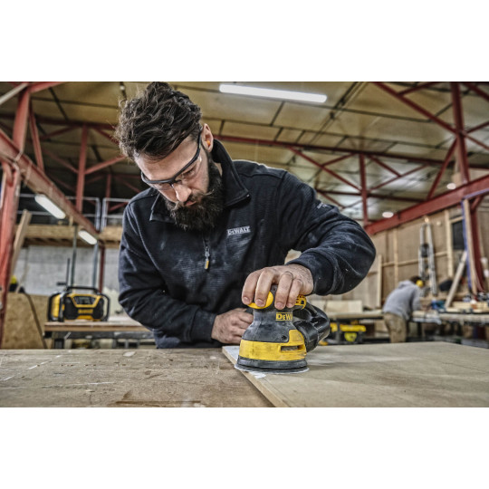 Купити Шліфмашина ексцентрикова мережева DeWALT DWE6423. Офіційний магазин Toolmaster Україна. Фірмовий інструмент та обладнання, офіційна гарантія