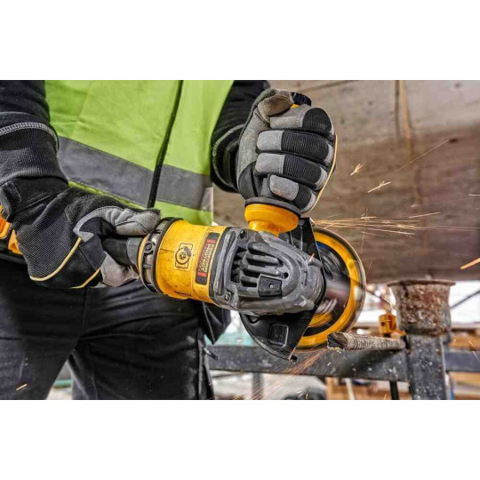 Купити Шлифмашина угловая - болгарка аккумуляторная бесщеточная DeWALT DCG418SHDX2. Официальный магазин Toolmaster Украина. Фирменный инструмент и оборудование, официальная гарантия