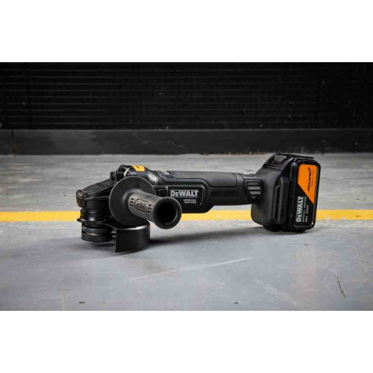 Купити Шліфмашина кутова - болгарка акумуляторна безщіткова McLaren F1 TEAM SPECIAL EDITION DeWALT DCG45MP2T. Офіційний магазин Toolmaster Україна. Фірмовий інструмент та обладнання, офіційна гарантія