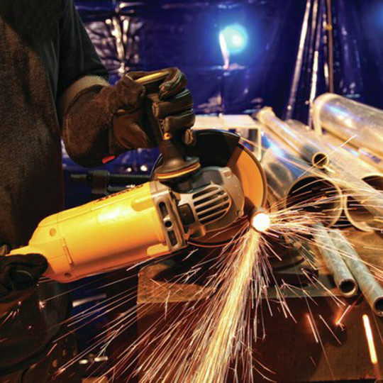 Купити Шліфмашина кутова - болгарка мережева DeWALT DWE496. Офіційний магазин Toolmaster Україна. Фірмовий інструмент та обладнання, офіційна гарантія
