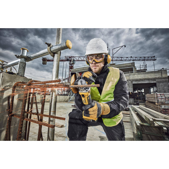 Купити Шлифмашина угловая - болгарка аккумуляторная бесщеточная DeWALT DCG405P3. Официальный магазин Toolmaster Украина. Фирменный инструмент и оборудование, официальная гарантия