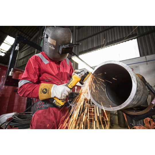 Купити Шлифмашина угловая - болгарка аккумуляторная бесщеточная DeWALT DCG405P3. Официальный магазин Toolmaster Украина. Фирменный инструмент и оборудование, официальная гарантия