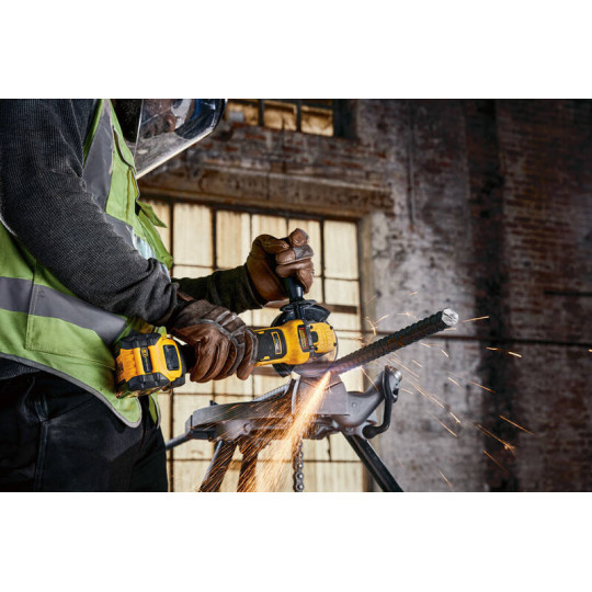 Купити Шлифмашина угловая - болгарка аккумуляторная бесщеточная DeWALT DCG416VSN. Официальный магазин Toolmaster Украина. Фирменный инструмент и оборудование, официальная гарантия