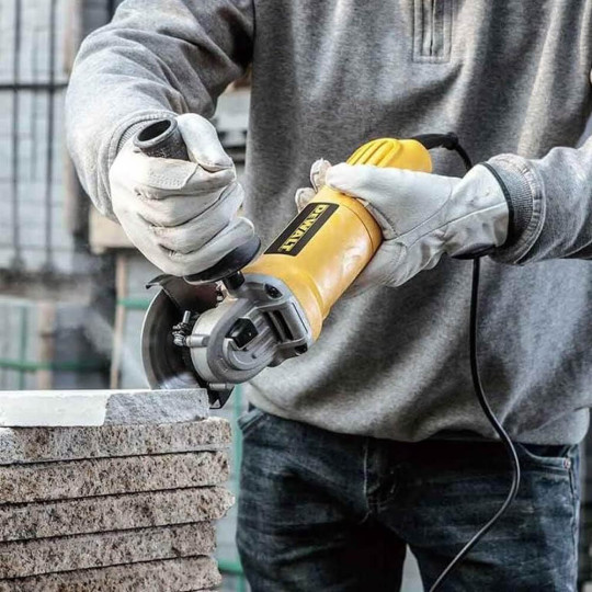 Купити Шліфмашина кутова - болгарка мережева DeWALT DWE4117. Офіційний магазин Toolmaster Україна. Фірмовий інструмент та обладнання, офіційна гарантія