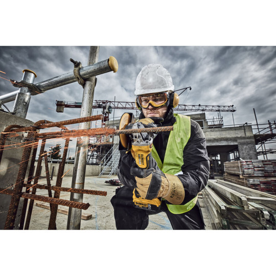 Купити Шлифмашина угловая - болгарка аккумуляторная бесщеточная DeWALT DCG406N. Официальный магазин Toolmaster Украина. Фирменный инструмент и оборудование, официальная гарантия