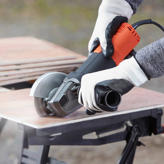 Купити Шліфмашина кутова - болгарка мережева BLACK+DECKER BEG220. Офіційний магазин Toolmaster Україна. Фірмовий інструмент та обладнання, офіційна гарантія