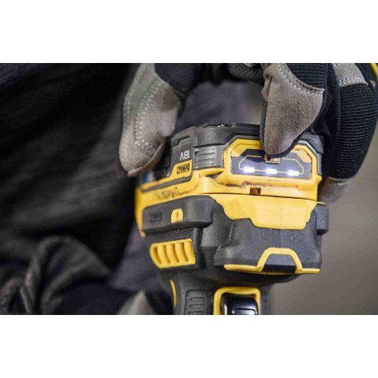 Купити Шлифмашина угловая - болгарка аккумуляторная бесщеточная DeWALT DCG404S2T. Официальный магазин Toolmaster Украина. Фирменный инструмент и оборудование, официальная гарантия