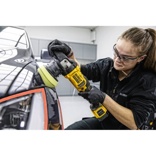 Купити Полірувальна машина акумуляторна безщіткова DeWALT DCM848N. Офіційний магазин Toolmaster Україна. Фірмовий інструмент та обладнання, офіційна гарантія