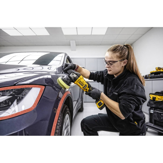 Купити Полірувальна машина акумуляторна безщіткова DeWALT DCM848P2. Офіційний магазин Toolmaster Україна. Фірмовий інструмент та обладнання, офіційна гарантія