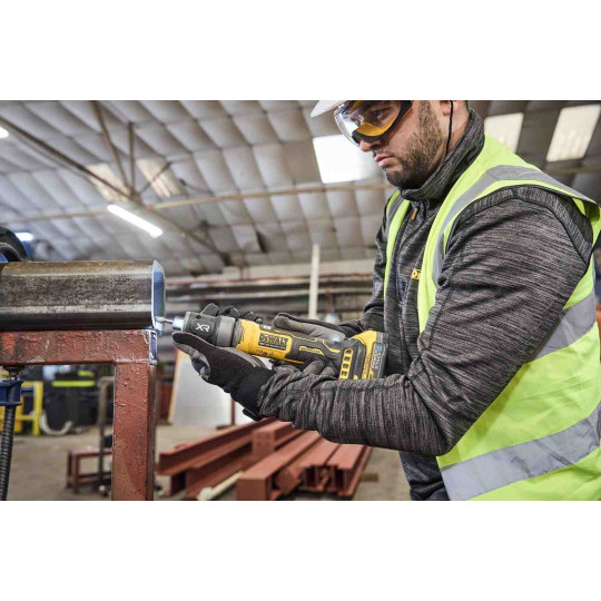 Купити Прямошлифовальна машина акумуляторна безщіткова DeWALT DCG420N. Офіційний магазин Toolmaster Україна. Фірмовий інструмент та обладнання, офіційна гарантія