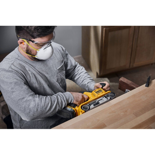 Купити Шліфмашина стрічкова акумуляторна безщіткова DeWALT DCW220N. Офіційний магазин Toolmaster Україна. Фірмовий інструмент та обладнання, офіційна гарантія
