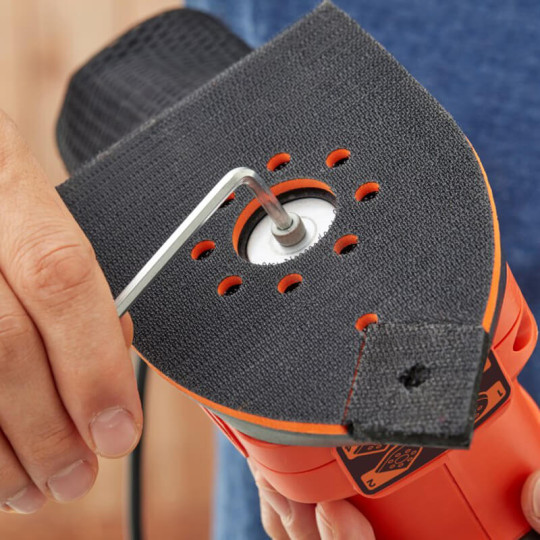 Купити Шліфмашина вібраційна мережева BLACK+DECKER BEW200. Офіційний магазин Toolmaster Україна. Фірмовий інструмент та обладнання, офіційна гарантія