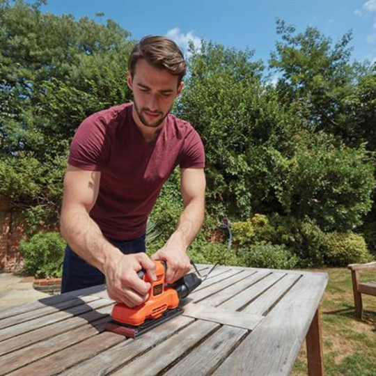 Купити Шліфмашина вібраційна мережева BLACK+DECKER BEW220. Офіційний магазин Toolmaster Україна. Фірмовий інструмент та обладнання, офіційна гарантія