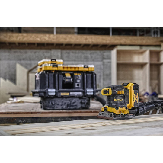 Купити Шліфмашина вібраційна акумуляторна DeWALT DCW200N. Офіційний магазин Toolmaster Україна. Фірмовий інструмент та обладнання, офіційна гарантія
