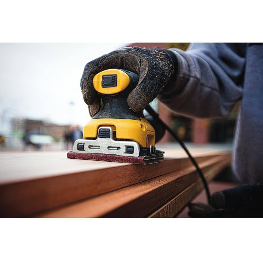 Купити Шліфмашина вібраційна мережева DeWALT DWE6411. Офіційний магазин Toolmaster Україна. Фірмовий інструмент та обладнання, офіційна гарантія
