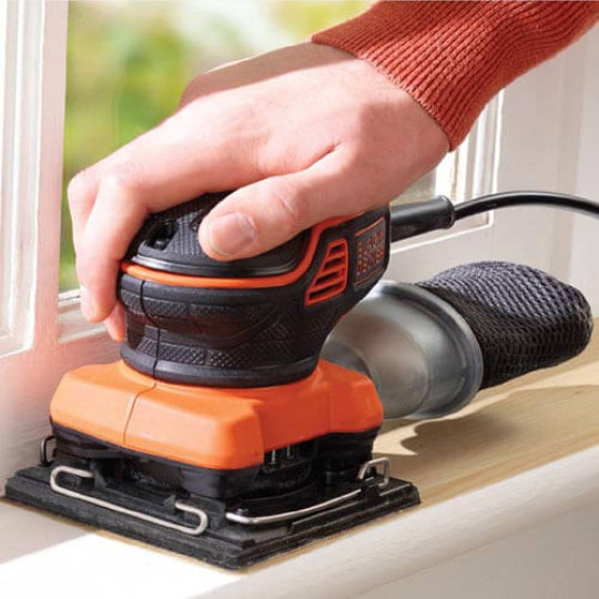 Купити Шліфмашина вібраційна мережева BLACK+DECKER KA450. Офіційний магазин Toolmaster Україна. Фірмовий інструмент та обладнання, офіційна гарантія