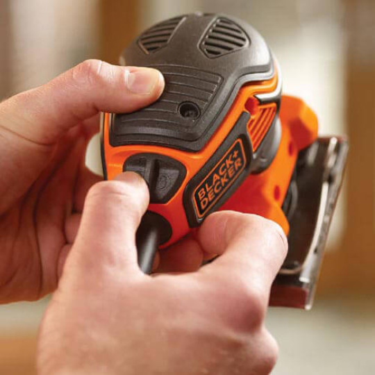 Купити Шліфмашина вібраційна мережева BLACK+DECKER KA450. Офіційний магазин Toolmaster Україна. Фірмовий інструмент та обладнання, офіційна гарантія