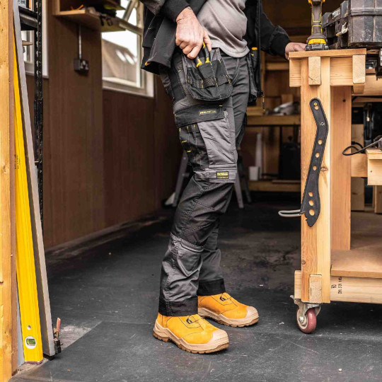 Купити Штани FAIRHAVEN DeWALT DWC192-004-3231. Офіційний магазин Toolmaster Україна. Фірмовий інструмент та обладнання, офіційна гарантія