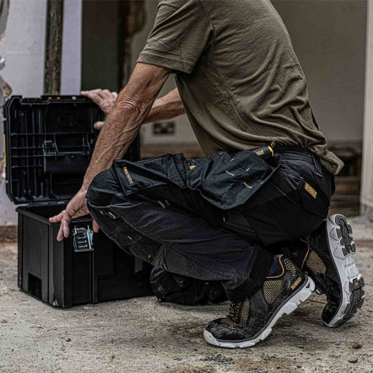 Купити Штани MEMPHIS DeWALT DWC147-004-3431. Офіційний магазин Toolmaster Україна. Фірмовий інструмент та обладнання, офіційна гарантія