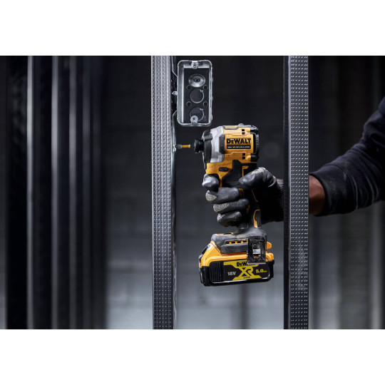Купити Шурупокрут ударний акумуляторний безщітковий DeWALT DCF850P2T. Офіційний магазин Toolmaster Україна. Фірмовий інструмент та обладнання, офіційна гарантія