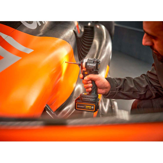 Купити Шурупокрут ударний McLaren F1 TEAM LIMITED EDITION DeWALT DCF85MM1T. Офіційний магазин Toolmaster Україна. Фірмовий інструмент та обладнання, офіційна гарантія