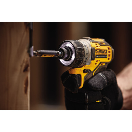 Купити Шурупокрут акумуляторний безщітковий DeWALT DCF601D2. Офіційний магазин Toolmaster Україна. Фірмовий інструмент та обладнання, офіційна гарантія