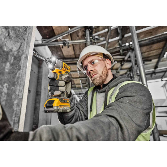 Купити Шурупокрут ударний акумуляторний безщітковий DeWALT DCF840NT. Офіційний магазин Toolmaster Україна. Фірмовий інструмент та обладнання, офіційна гарантія