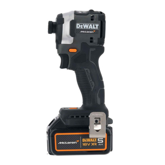 Купити Шурупокрут ударний McLaren F1 TEAM LIMITED EDITION DeWALT DCF85MP2T. Офіційний магазин Toolmaster Україна. Фірмовий інструмент та обладнання, офіційна гарантія